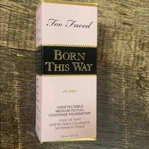 Too Faced Born This Way Foundation - Nude